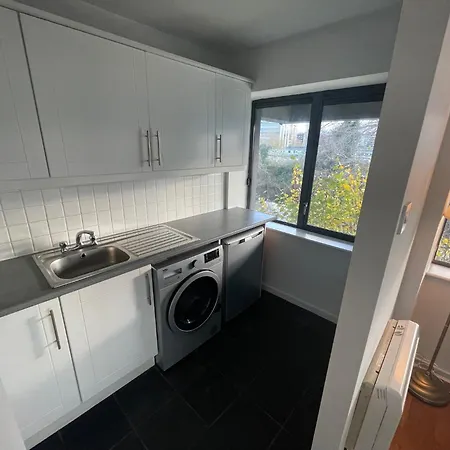 Daire Luxury 1 Bed On The River In The City