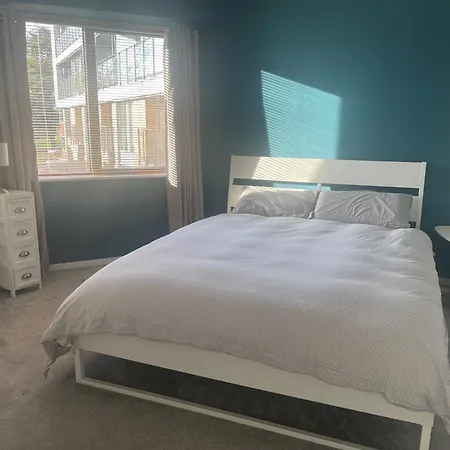 Luxury 1 Bed On The River In The City